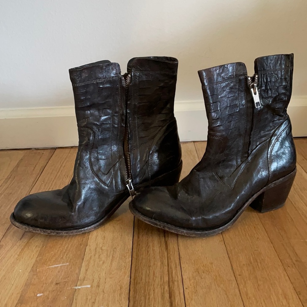 Cobbler - Women’s Ankle Booties - 8